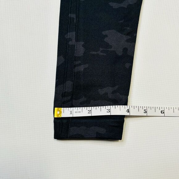 Spanx Camo Leggings Womens Medium Seamless Black Grey Mid Rise - Picture 8 of 8